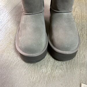 UGG Women's Gray Winter Boots